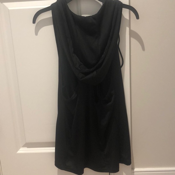 Black Gymshark hooded tank - Picture 2 of 4